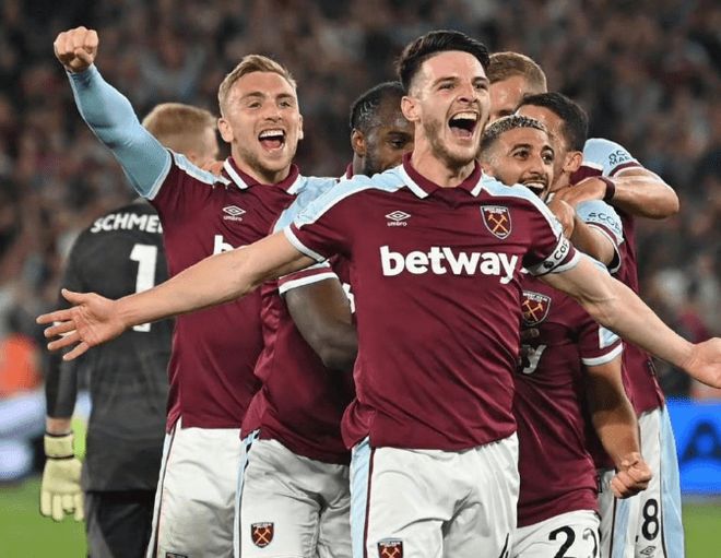 半场战报：拜仁1-0斯图加特，莱默尔脚后跟破门，奥利塞助攻